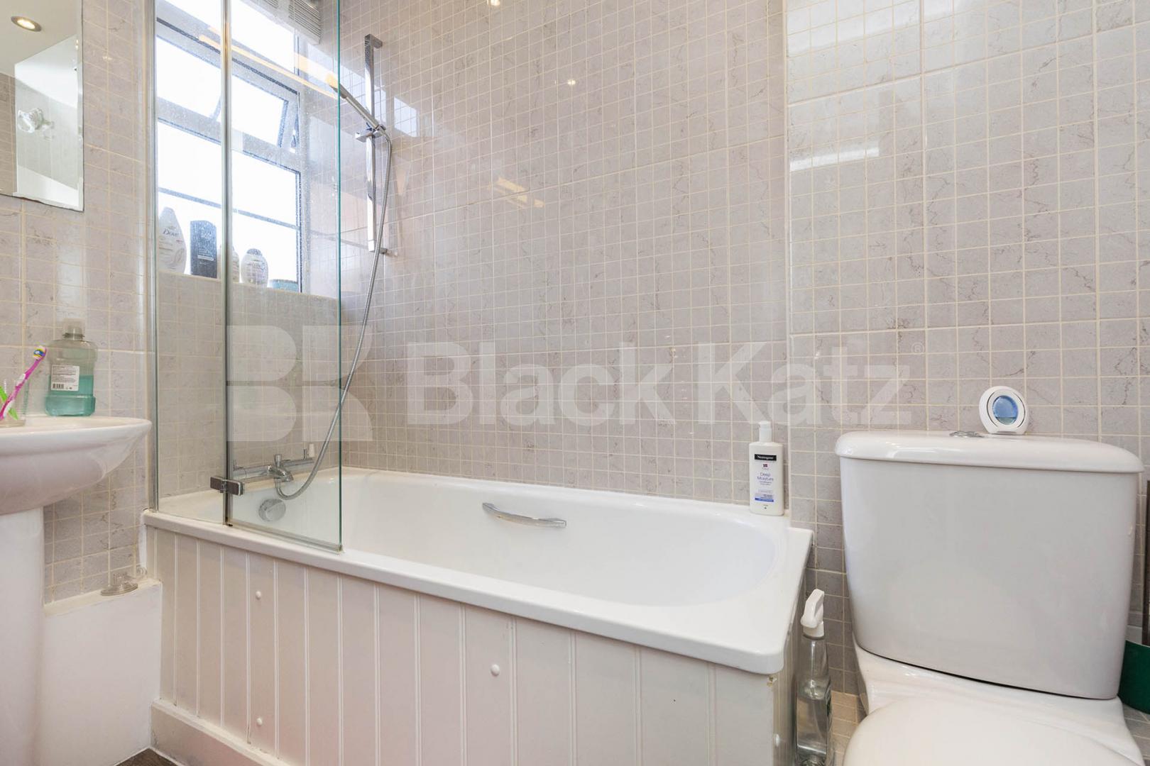 Recently refurbished 3 bedroom apartment by Regents Park & St Johns Wood Tube  Shannon Place , St Johns Wood / Regents Park